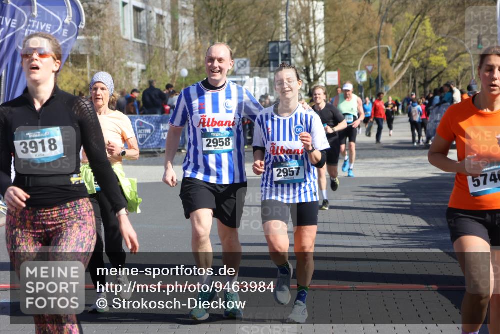 12.04.2026 - 45. Internationalen Wilhelmsburger Insellauf Strokosch-Dieckow http://msf.ph/oto/9463984 12.04.2026 10:54:31 Ziel 3918, 5740, 2958, 2957, 2895 meine-sportfotos.de