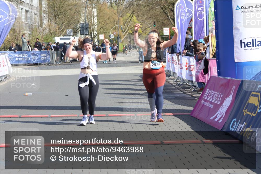 12.04.2026 - 45. Internationalen Wilhelmsburger Insellauf Strokosch-Dieckow http://msf.ph/oto/9463988 12.04.2026 11:14:05 Ziel 2527, 2526 meine-sportfotos.de