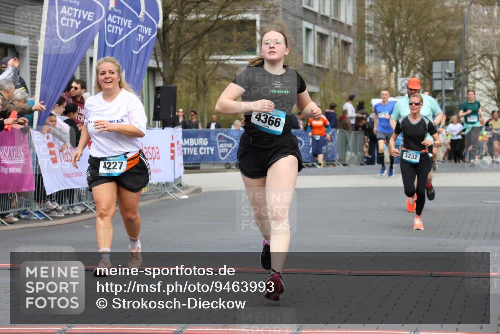 12.04.2026 - 45. Internationalen Wilhelmsburger Insellauf Strokosch-Dieckow http://msf.ph/oto/9463993 12.04.2026 13:15:51 Ziel 3882, 3767, 3765, 4366, 4227, 3232 meine-sportfotos.de