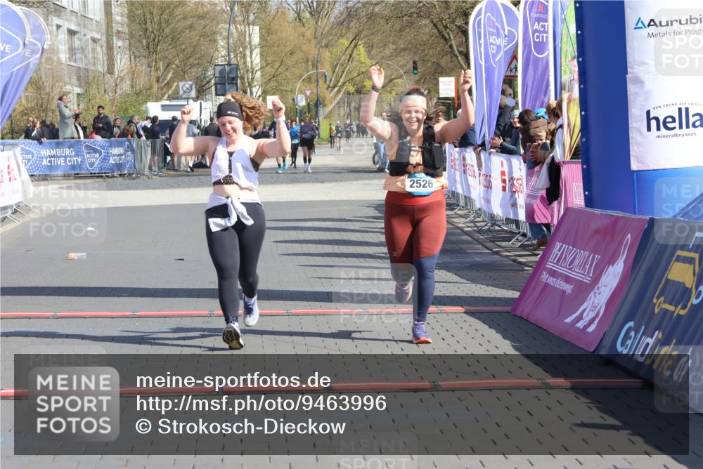 12.04.2026 - 45. Internationalen Wilhelmsburger Insellauf Strokosch-Dieckow http://msf.ph/oto/9463996 12.04.2026 11:14:06 Ziel 2527, 2526 meine-sportfotos.de