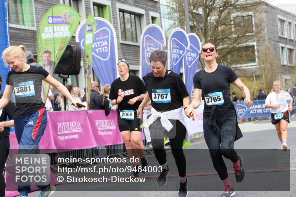 12.04.2026 - 45. Internationalen Wilhelmsburger Insellauf Strokosch-Dieckow http://msf.ph/oto/9464003 12.04.2026 13:15:47 Ziel 3881, 3882, 3767, 3765, 4366 meine-sportfotos.de