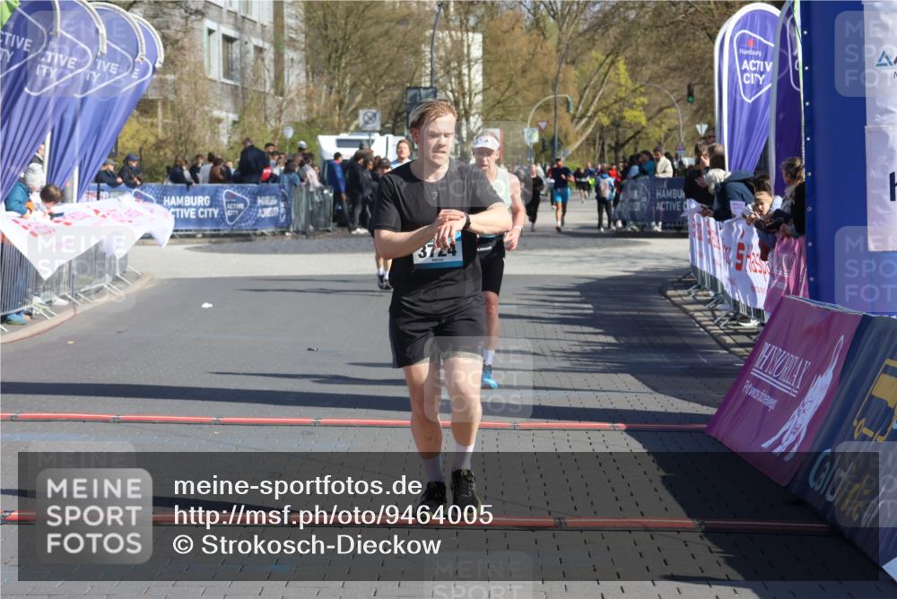 12.04.2026 - 45. Internationalen Wilhelmsburger Insellauf Strokosch-Dieckow http://msf.ph/oto/9464005 12.04.2026 10:54:37 Ziel 3724, 2399 meine-sportfotos.de