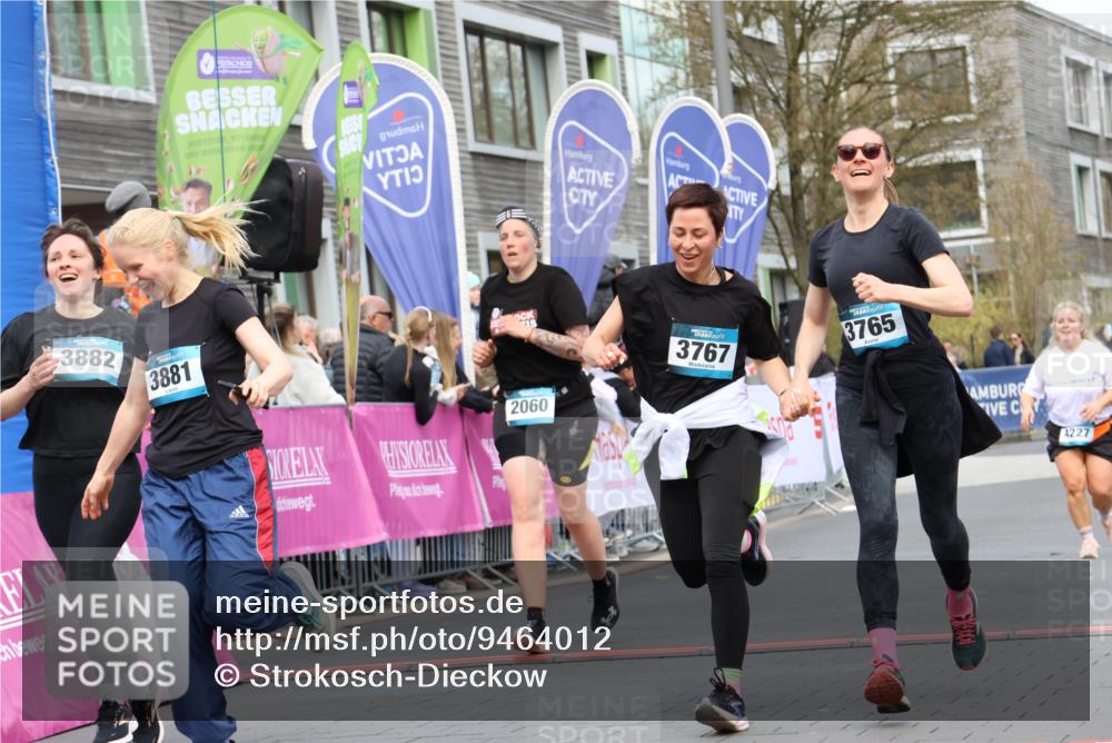 12.04.2026 - 45. Internationalen Wilhelmsburger Insellauf Strokosch-Dieckow http://msf.ph/oto/9464012 12.04.2026 13:15:47 Ziel 3881, 3882, 3767, 3765, 4366 meine-sportfotos.de