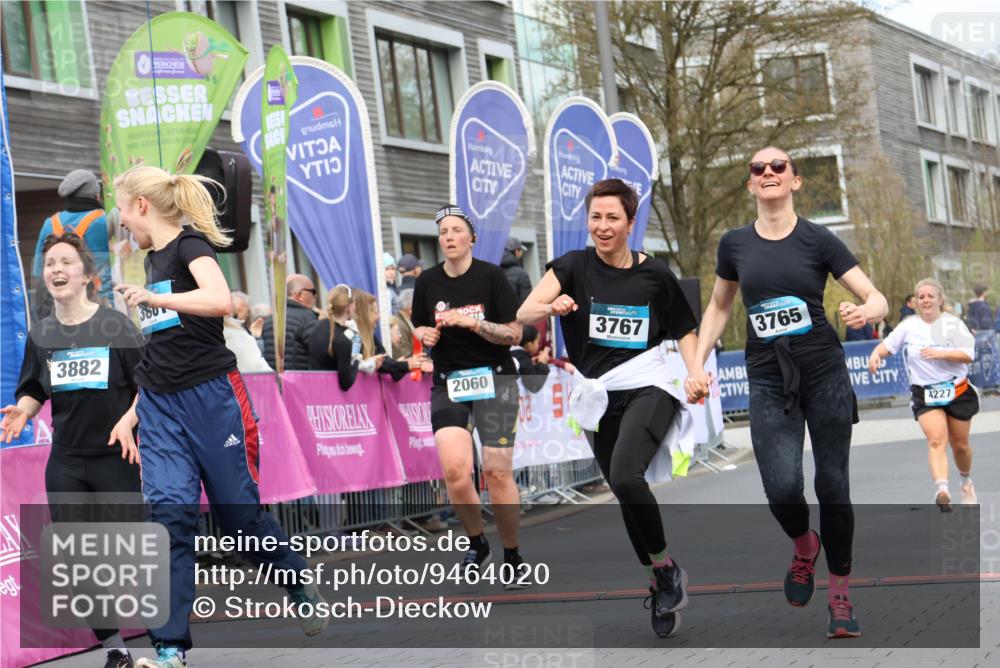 12.04.2026 - 45. Internationalen Wilhelmsburger Insellauf Strokosch-Dieckow http://msf.ph/oto/9464020 12.04.2026 13:15:47 Ziel 3881, 3882, 3767, 3765, 4366 meine-sportfotos.de