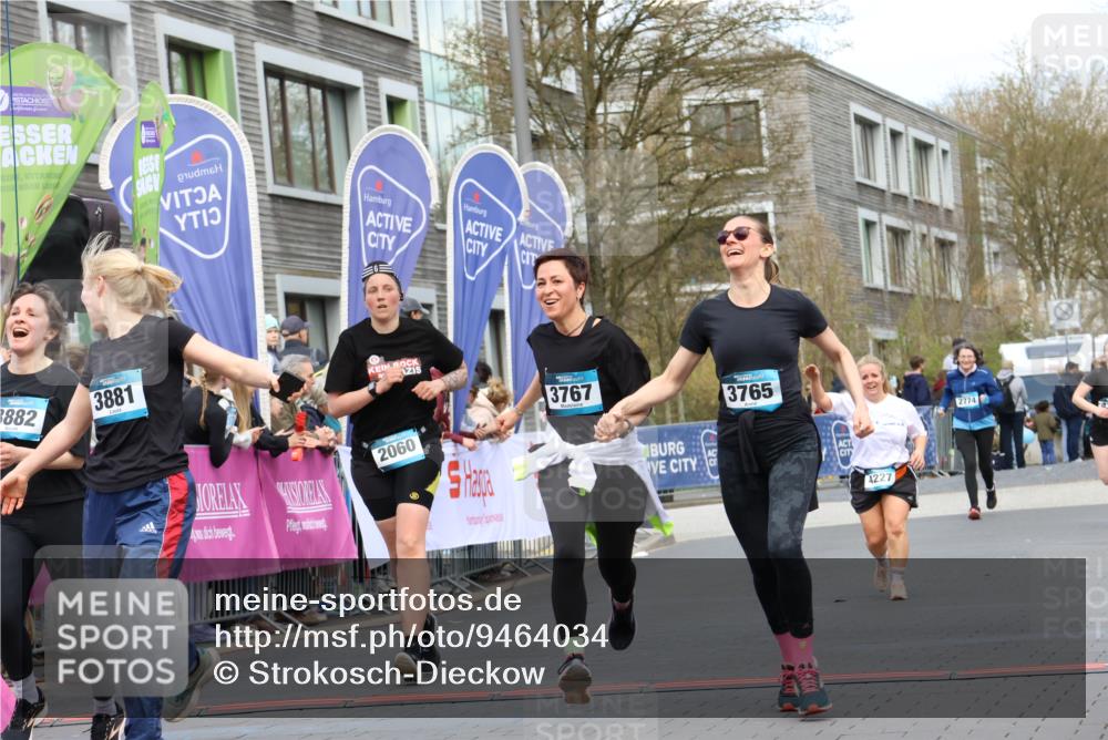 12.04.2026 - 45. Internationalen Wilhelmsburger Insellauf Strokosch-Dieckow http://msf.ph/oto/9464034 12.04.2026 13:15:47 Ziel 3881, 3882, 3767, 3765, 4366 meine-sportfotos.de