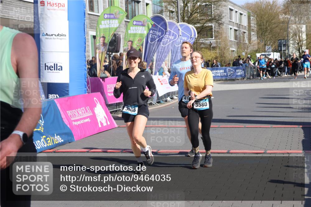 12.04.2026 - 45. Internationalen Wilhelmsburger Insellauf Strokosch-Dieckow http://msf.ph/oto/9464035 12.04.2026 10:54:44 Ziel 3580, 3596, 4131 meine-sportfotos.de