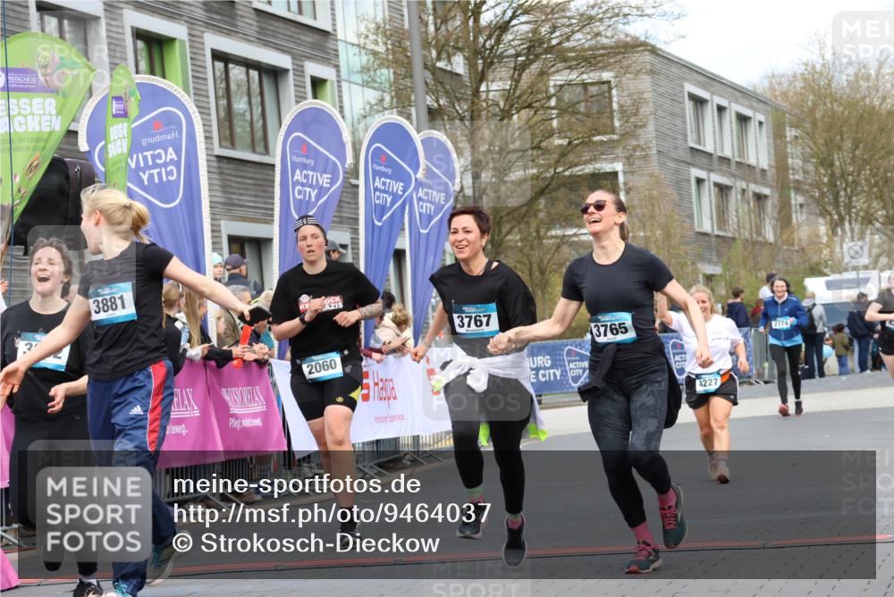 12.04.2026 - 45. Internationalen Wilhelmsburger Insellauf Strokosch-Dieckow http://msf.ph/oto/9464037 12.04.2026 13:15:47 Ziel 3881, 3882, 3767, 3765, 4366 meine-sportfotos.de
