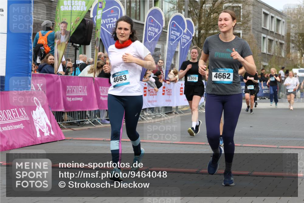 12.04.2026 - 45. Internationalen Wilhelmsburger Insellauf Strokosch-Dieckow http://msf.ph/oto/9464048 12.04.2026 13:15:41 Ziel 4662, 4663, 4559, 3308 meine-sportfotos.de