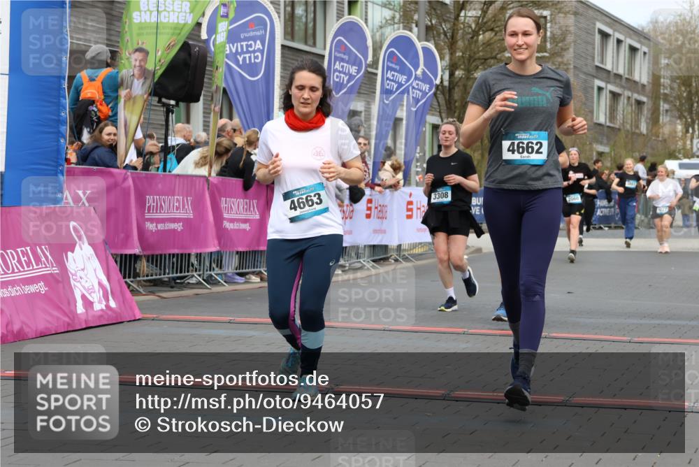 12.04.2026 - 45. Internationalen Wilhelmsburger Insellauf Strokosch-Dieckow http://msf.ph/oto/9464057 12.04.2026 13:15:41 Ziel 4662, 4663, 4559, 3308 meine-sportfotos.de