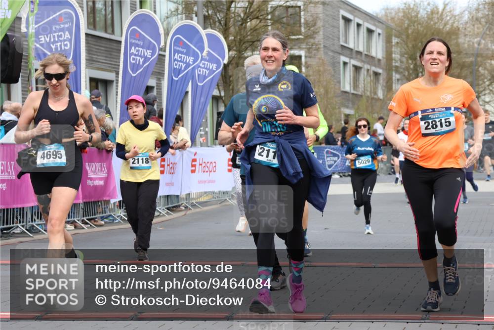 12.04.2026 - 45. Internationalen Wilhelmsburger Insellauf Strokosch-Dieckow http://msf.ph/oto/9464084 12.04.2026 13:15:33 Ziel 2110, 4695, 2815, 2785, 2043, 2118, 5755, 5029 meine-sportfotos.de