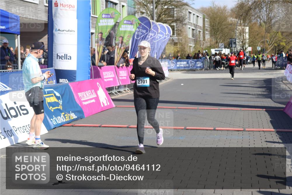 12.04.2026 - 45. Internationalen Wilhelmsburger Insellauf Strokosch-Dieckow http://msf.ph/oto/9464112 12.04.2026 10:54:58 Ziel 2569, 4389, 4390, 2701 meine-sportfotos.de