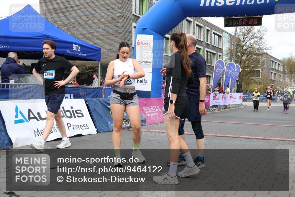 12.04.2026 - 45. Internationalen Wilhelmsburger Insellauf Strokosch-Dieckow http://msf.ph/oto/9464122 12.04.2026 13:15:28 Ziel 2110, 4695, 2815 meine-sportfotos.de