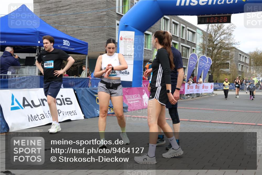12.04.2026 - 45. Internationalen Wilhelmsburger Insellauf Strokosch-Dieckow http://msf.ph/oto/9464127 12.04.2026 13:15:27 Ziel 4669 meine-sportfotos.de