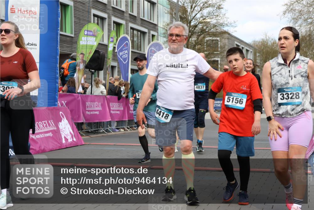 12.04.2026 - 45. Internationalen Wilhelmsburger Insellauf Strokosch-Dieckow http://msf.ph/oto/9464134 12.04.2026 13:15:21 Ziel 4111, 3306, 3328, 2772, 5348, 4837, 4838, 4669 meine-sportfotos.de