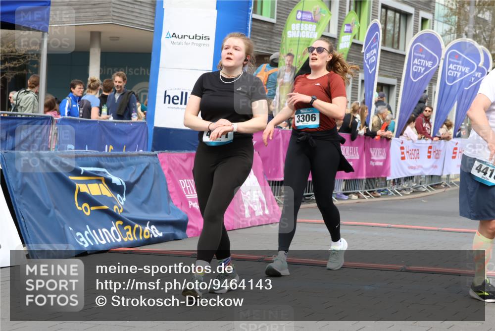 12.04.2026 - 45. Internationalen Wilhelmsburger Insellauf Strokosch-Dieckow http://msf.ph/oto/9464143 12.04.2026 13:15:19 Ziel 5156, 4111, 3306, 3328, 2772, 5348, 4837, 4838, 4669 meine-sportfotos.de