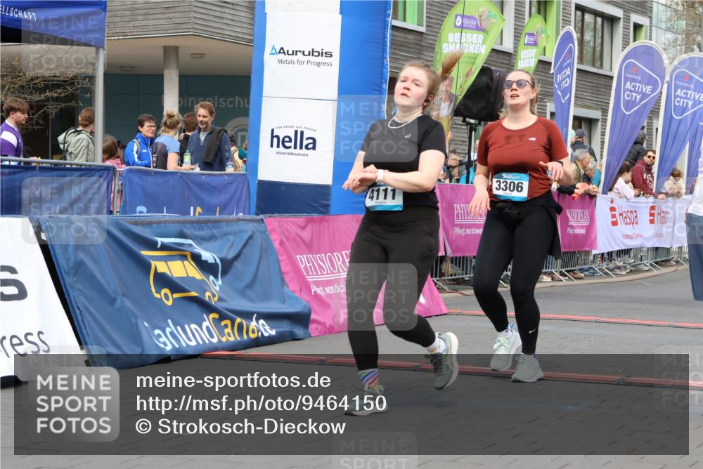 12.04.2026 - 45. Internationalen Wilhelmsburger Insellauf Strokosch-Dieckow http://msf.ph/oto/9464150 12.04.2026 13:15:19 Ziel 5156, 4111, 3306, 3328, 2772, 5348, 4837, 4838, 4669 meine-sportfotos.de