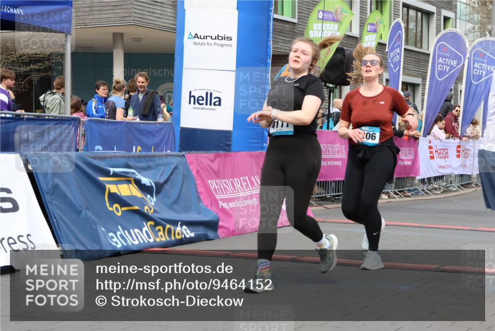 12.04.2026 - 45. Internationalen Wilhelmsburger Insellauf Strokosch-Dieckow http://msf.ph/oto/9464152 12.04.2026 13:15:19 Ziel 5156, 4111, 3306, 3328, 2772, 5348, 4837, 4838, 4669 meine-sportfotos.de