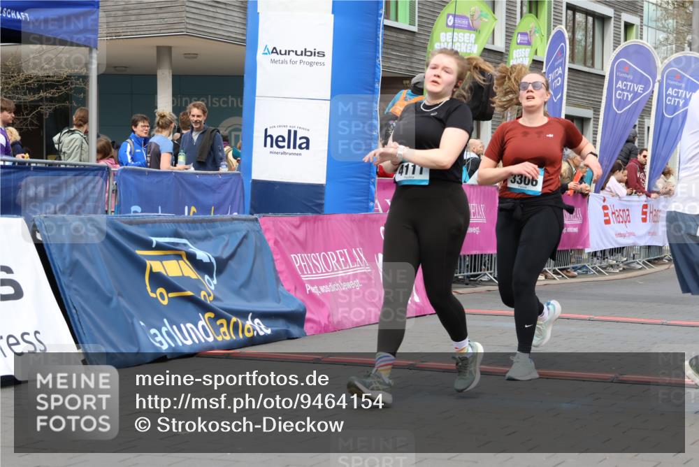 12.04.2026 - 45. Internationalen Wilhelmsburger Insellauf Strokosch-Dieckow http://msf.ph/oto/9464154 12.04.2026 13:15:19 Ziel 5156, 4111, 3306, 3328, 2772, 5348, 4837, 4838, 4669 meine-sportfotos.de