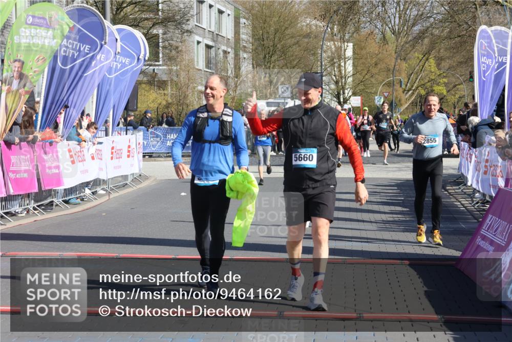 12.04.2026 - 45. Internationalen Wilhelmsburger Insellauf Strokosch-Dieckow http://msf.ph/oto/9464162 12.04.2026 10:55:21 Ziel 5660, 5317, 2821, 2855 meine-sportfotos.de