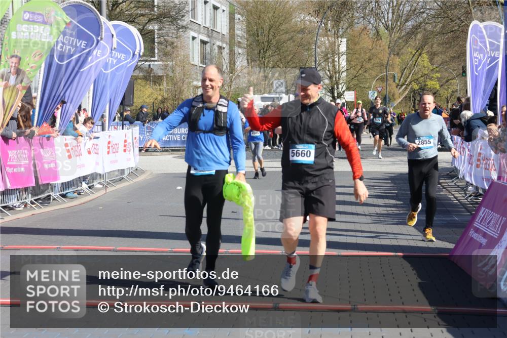 12.04.2026 - 45. Internationalen Wilhelmsburger Insellauf Strokosch-Dieckow http://msf.ph/oto/9464166 12.04.2026 10:55:21 Ziel 5660, 5317, 2821, 2855 meine-sportfotos.de