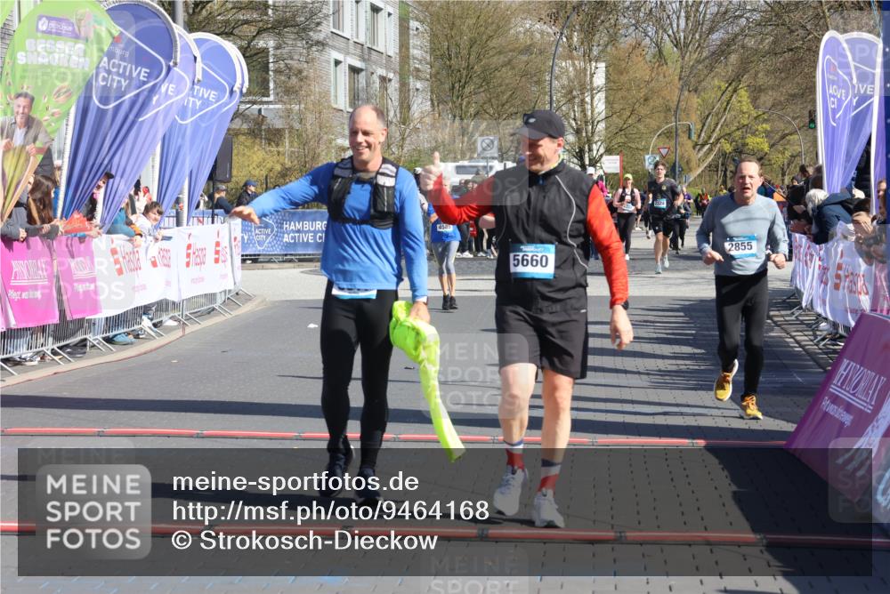 12.04.2026 - 45. Internationalen Wilhelmsburger Insellauf Strokosch-Dieckow http://msf.ph/oto/9464168 12.04.2026 10:55:21 Ziel 5660, 5317, 2821, 2855 meine-sportfotos.de