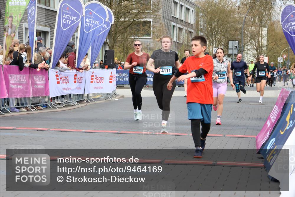 12.04.2026 - 45. Internationalen Wilhelmsburger Insellauf Strokosch-Dieckow http://msf.ph/oto/9464169 12.04.2026 13:15:16 Ziel 4418, 5156, 4111, 3306, 3328, 2772 meine-sportfotos.de