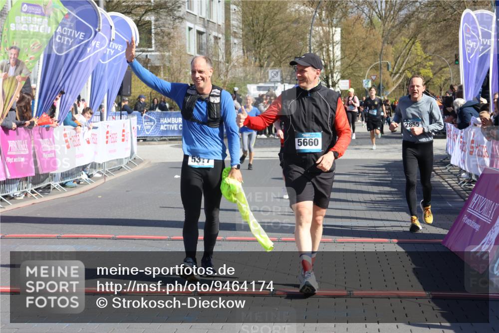 12.04.2026 - 45. Internationalen Wilhelmsburger Insellauf Strokosch-Dieckow http://msf.ph/oto/9464174 12.04.2026 10:55:21 Ziel 5660, 5317, 2821, 2855 meine-sportfotos.de