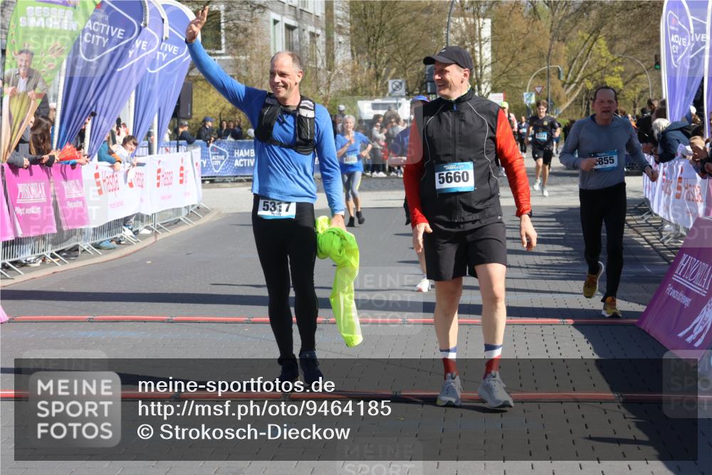 12.04.2026 - 45. Internationalen Wilhelmsburger Insellauf Strokosch-Dieckow http://msf.ph/oto/9464185 12.04.2026 10:55:22 Ziel 5660, 5317, 2821, 2855 meine-sportfotos.de