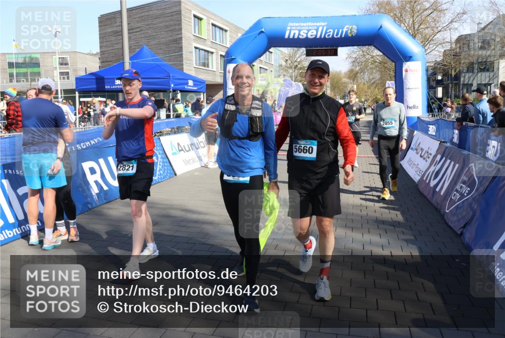 12.04.2026 - 45. Internationalen Wilhelmsburger Insellauf Strokosch-Dieckow http://msf.ph/oto/9464203 12.04.2026 10:55:30 Ziel 4585, 2324, 4636, 5006, 5333, 4056, 5334 meine-sportfotos.de