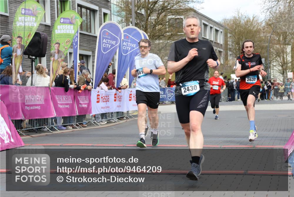 12.04.2026 - 45. Internationalen Wilhelmsburger Insellauf Strokosch-Dieckow http://msf.ph/oto/9464209 12.04.2026 13:15:06 Ziel 4852, 2430, 5813, 4747, 3773, 5602 meine-sportfotos.de