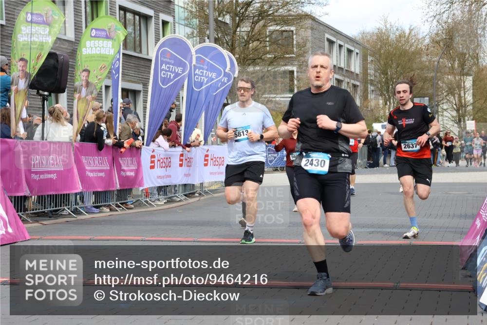 12.04.2026 - 45. Internationalen Wilhelmsburger Insellauf Strokosch-Dieckow http://msf.ph/oto/9464216 12.04.2026 13:15:06 Ziel 4852, 2430, 5813, 4747, 3773, 5602 meine-sportfotos.de