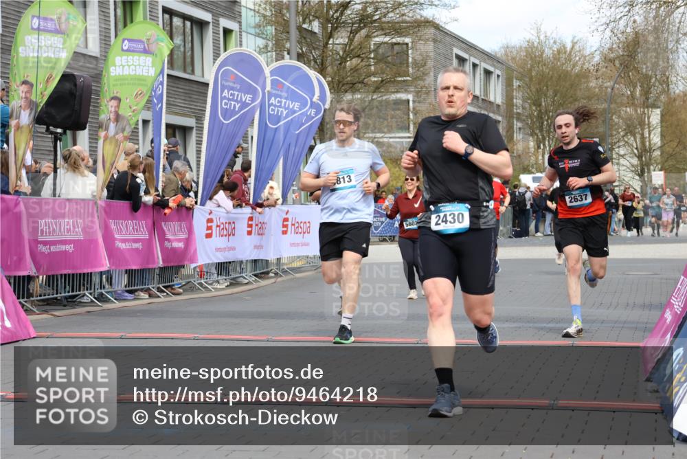 12.04.2026 - 45. Internationalen Wilhelmsburger Insellauf Strokosch-Dieckow http://msf.ph/oto/9464218 12.04.2026 13:15:06 Ziel 4852, 2430, 5813, 4747, 3773, 5602 meine-sportfotos.de