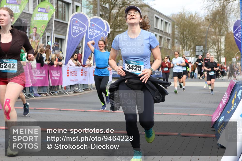 12.04.2026 - 45. Internationalen Wilhelmsburger Insellauf Strokosch-Dieckow http://msf.ph/oto/9464228 12.04.2026 13:15:01 Ziel 3469, 2107, 4421, 5242, 3425, 5142, 4852, 2430 meine-sportfotos.de