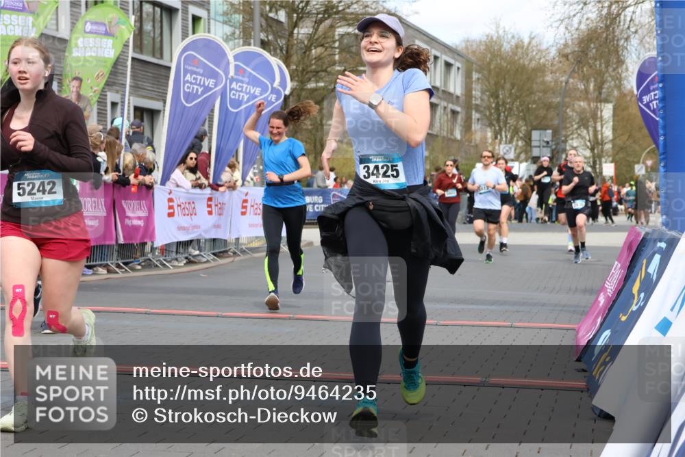 12.04.2026 - 45. Internationalen Wilhelmsburger Insellauf Strokosch-Dieckow http://msf.ph/oto/9464235 12.04.2026 13:15:01 Ziel 3469, 2107, 4421, 5242, 3425, 5142, 4852, 2430 meine-sportfotos.de