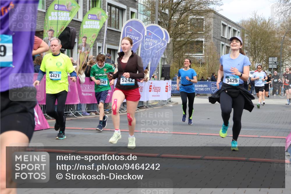 12.04.2026 - 45. Internationalen Wilhelmsburger Insellauf Strokosch-Dieckow http://msf.ph/oto/9464242 12.04.2026 13:15:00 Ziel 3469, 2107, 4421, 5242, 3425, 5142, 4852 meine-sportfotos.de