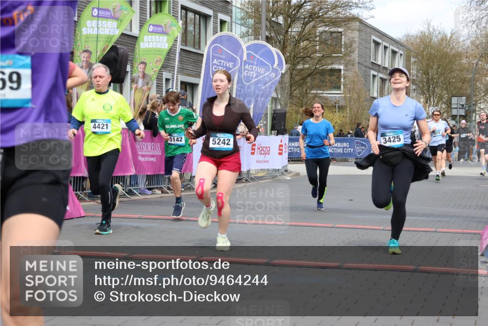 12.04.2026 - 45. Internationalen Wilhelmsburger Insellauf Strokosch-Dieckow http://msf.ph/oto/9464244 12.04.2026 13:15:00 Ziel 3469, 2107, 4421, 5242, 3425, 5142, 4852 meine-sportfotos.de