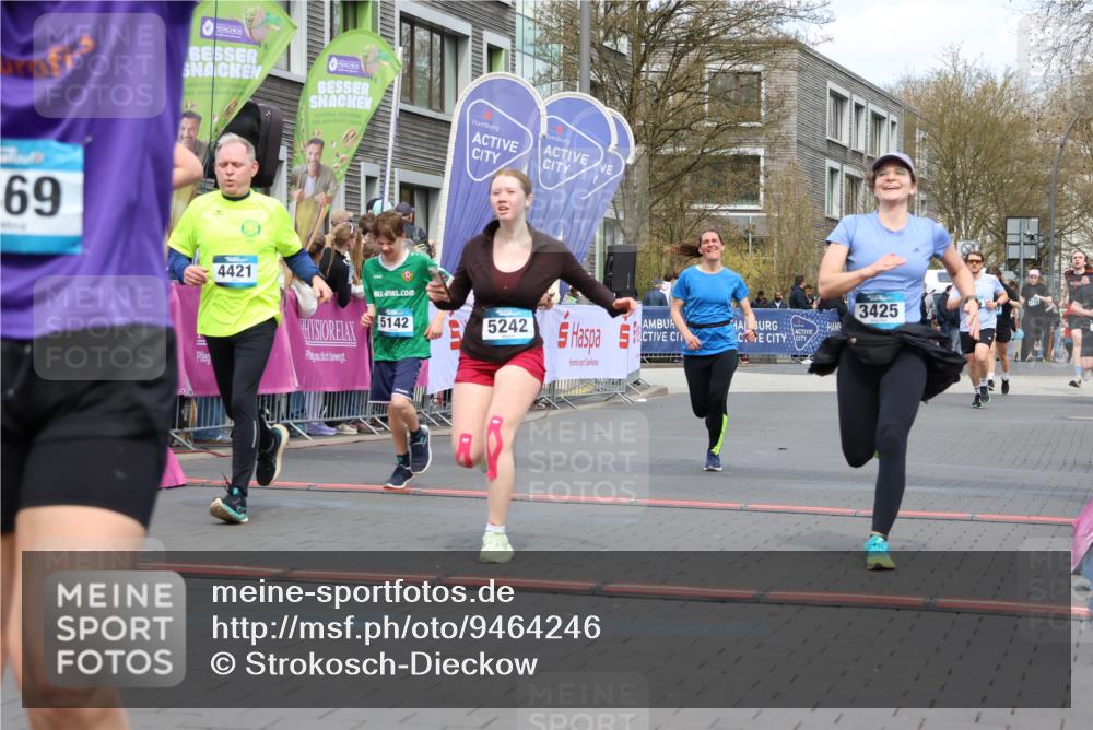 12.04.2026 - 45. Internationalen Wilhelmsburger Insellauf Strokosch-Dieckow http://msf.ph/oto/9464246 12.04.2026 13:15:00 Ziel 3469, 2107, 4421, 5242, 3425, 5142, 4852 meine-sportfotos.de