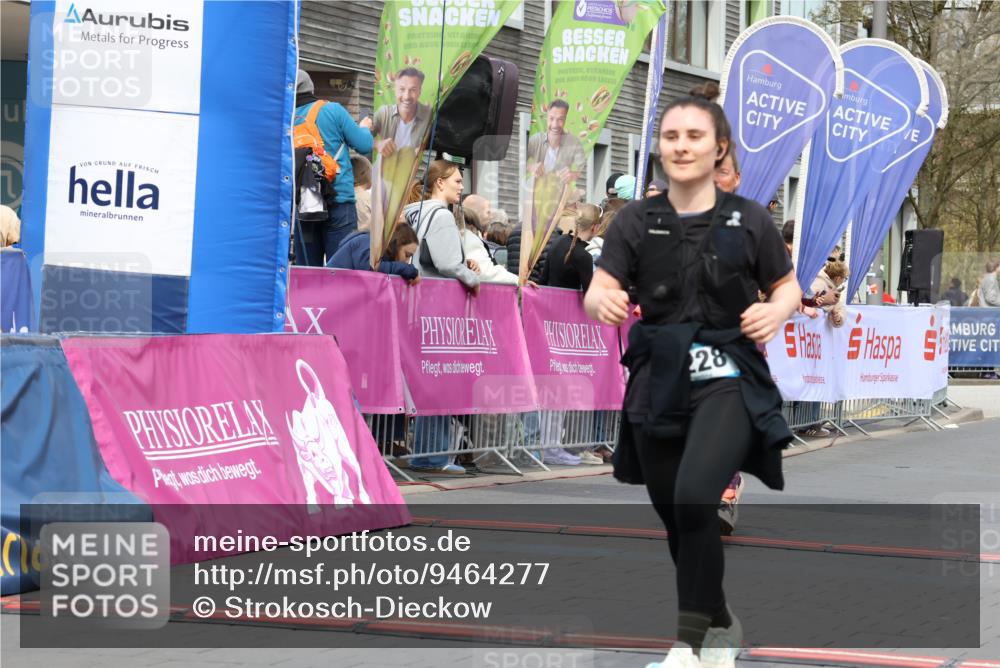 12.04.2026 - 45. Internationalen Wilhelmsburger Insellauf Strokosch-Dieckow http://msf.ph/oto/9464277 12.04.2026 13:14:49 Ziel 4228, 4573, 3360 meine-sportfotos.de