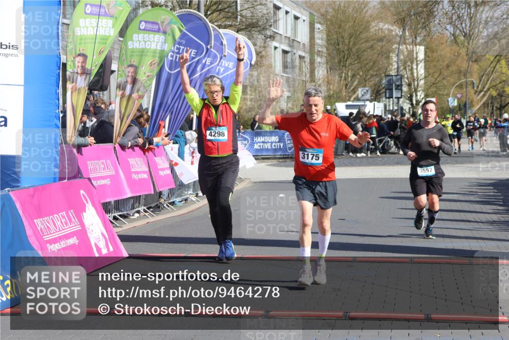12.04.2026 - 45. Internationalen Wilhelmsburger Insellauf Strokosch-Dieckow http://msf.ph/oto/9464278 12.04.2026 10:56:05 Ziel 3175, 4298, 5557 meine-sportfotos.de