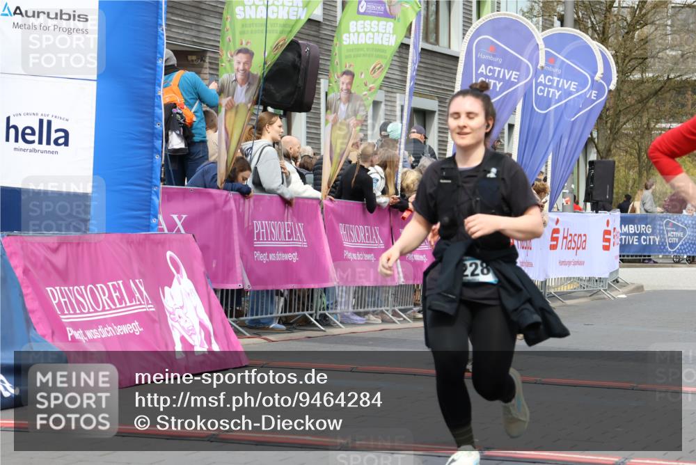 12.04.2026 - 45. Internationalen Wilhelmsburger Insellauf Strokosch-Dieckow http://msf.ph/oto/9464284 12.04.2026 13:14:49 Ziel 4228, 4573, 3360 meine-sportfotos.de