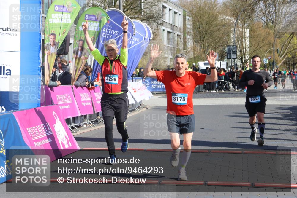 12.04.2026 - 45. Internationalen Wilhelmsburger Insellauf Strokosch-Dieckow http://msf.ph/oto/9464293 12.04.2026 10:56:05 Ziel 3175, 4298, 5557 meine-sportfotos.de