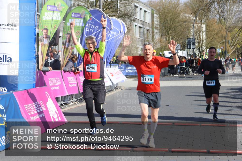 12.04.2026 - 45. Internationalen Wilhelmsburger Insellauf Strokosch-Dieckow http://msf.ph/oto/9464295 12.04.2026 10:56:05 Ziel 3175, 4298, 5557 meine-sportfotos.de