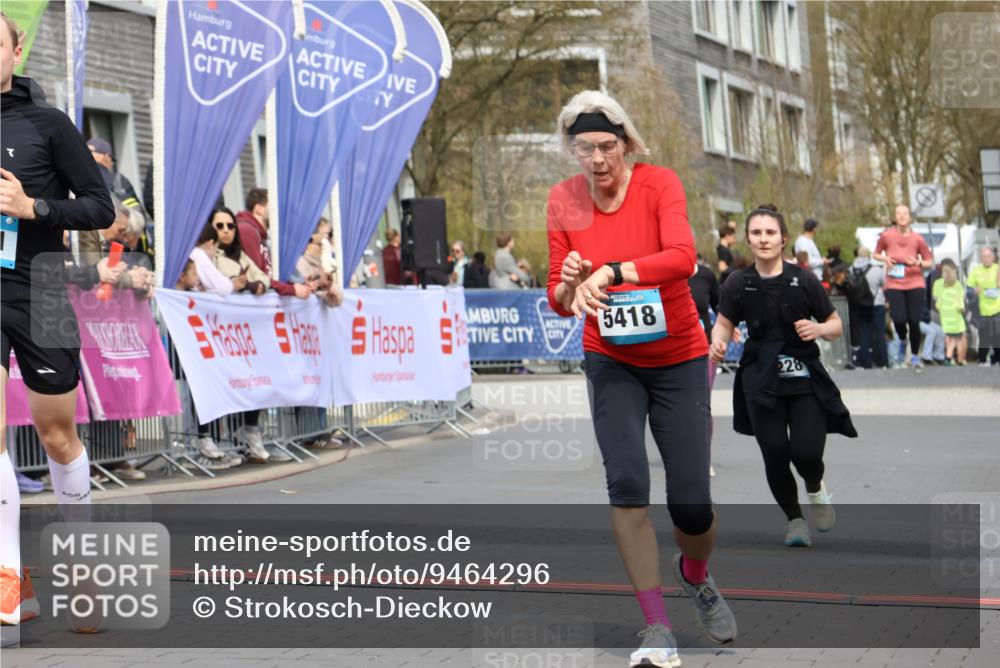 12.04.2026 - 45. Internationalen Wilhelmsburger Insellauf Strokosch-Dieckow http://msf.ph/oto/9464296 12.04.2026 13:14:45 Ziel 5418, 5481, 4228, 4573 meine-sportfotos.de