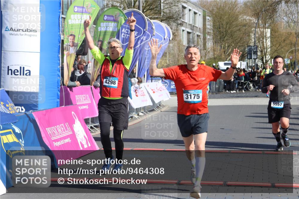 12.04.2026 - 45. Internationalen Wilhelmsburger Insellauf Strokosch-Dieckow http://msf.ph/oto/9464308 12.04.2026 10:56:06 Ziel 3175, 4298, 5557 meine-sportfotos.de
