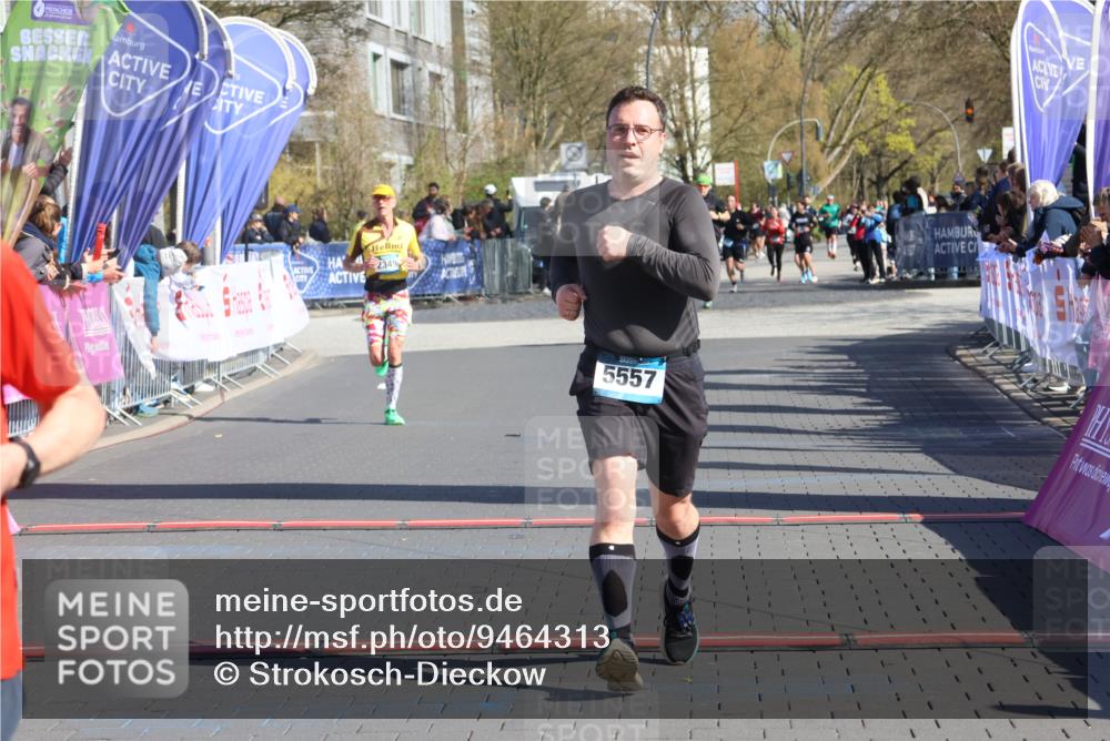12.04.2026 - 45. Internationalen Wilhelmsburger Insellauf Strokosch-Dieckow http://msf.ph/oto/9464313 12.04.2026 10:56:08 Ziel 3175, 4298, 5557, 2349 meine-sportfotos.de
