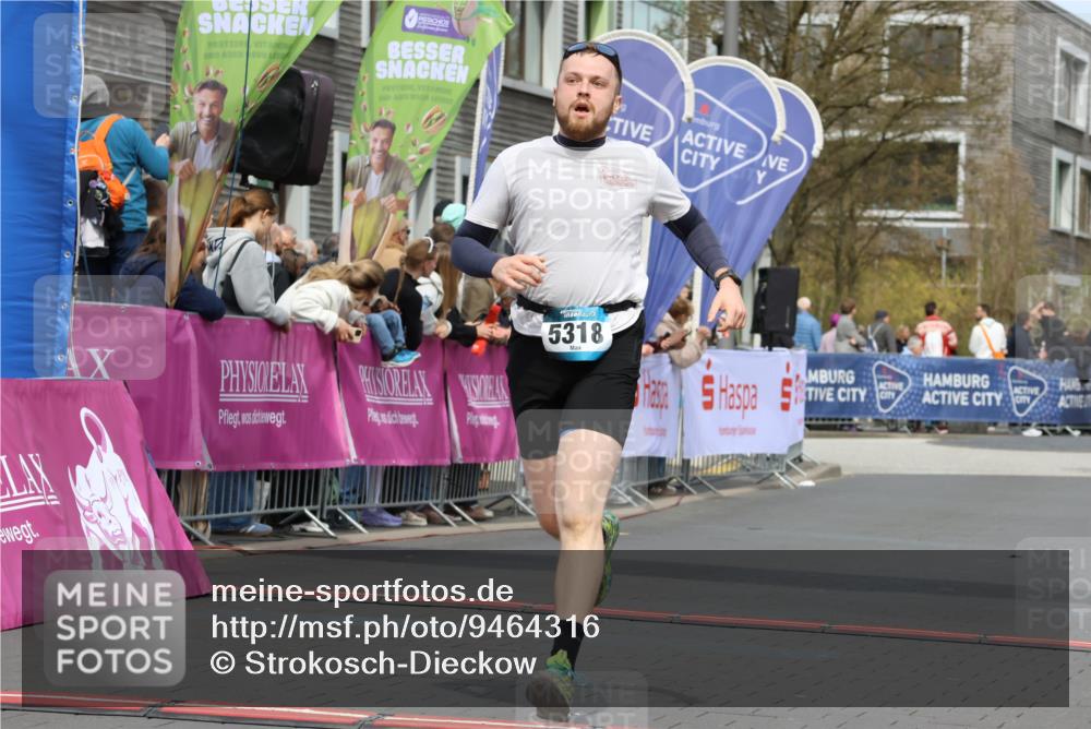12.04.2026 - 45. Internationalen Wilhelmsburger Insellauf Strokosch-Dieckow http://msf.ph/oto/9464316 12.04.2026 13:14:35 Ziel 4716, 5318 meine-sportfotos.de