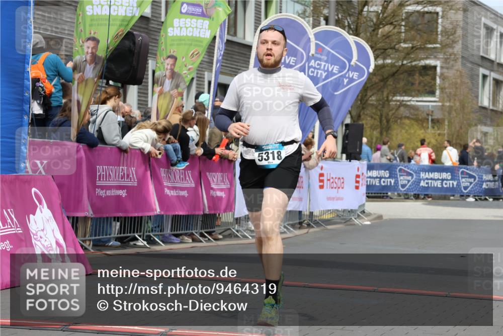 12.04.2026 - 45. Internationalen Wilhelmsburger Insellauf Strokosch-Dieckow http://msf.ph/oto/9464319 12.04.2026 13:14:35 Ziel 4716, 5318 meine-sportfotos.de