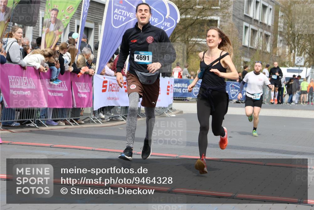12.04.2026 - 45. Internationalen Wilhelmsburger Insellauf Strokosch-Dieckow http://msf.ph/oto/9464328 12.04.2026 13:14:32 Ziel 4716, 5318 meine-sportfotos.de