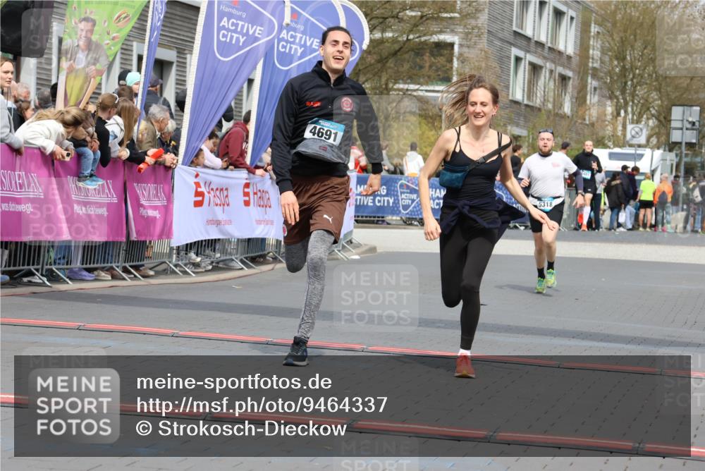 12.04.2026 - 45. Internationalen Wilhelmsburger Insellauf Strokosch-Dieckow http://msf.ph/oto/9464337 12.04.2026 13:14:32 Ziel 4716, 5318 meine-sportfotos.de