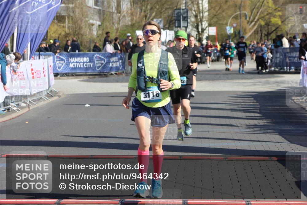 12.04.2026 - 45. Internationalen Wilhelmsburger Insellauf Strokosch-Dieckow http://msf.ph/oto/9464342 12.04.2026 10:56:15 Ziel 2349, 3118, 5822 meine-sportfotos.de